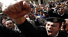 الداخلية تحترق.. وأمناء الشرطة يتظاهرون أمام المقر للمطالبة بعودة وجدى