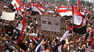 بالفيديو : اقتحام ميدان التحرير   والقبض علي بعض المعتصمين